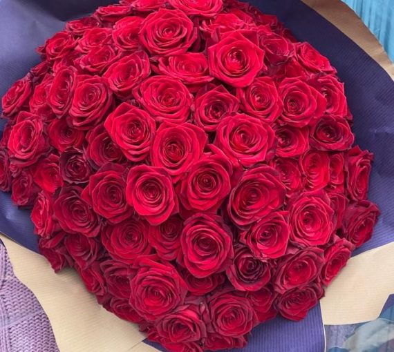 100 Red Roses, Valentines Day