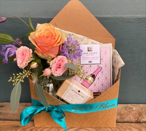 Envelope Gift Box with Love Cocoa Chocolate & Flowers, West Malling